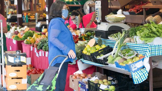 Las ventas del comercio minorista cayeron un 2,5% en octubre, su mayor retroceso desde febrero