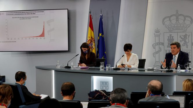 La preocupación del PSOE por las encuestas obliga a Sánchez a duplicar los consejos de ministros