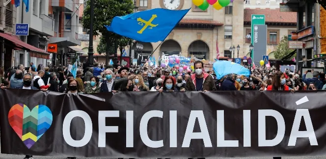 A propósito de la oficialidá: guía para conocer la lengua asturiana