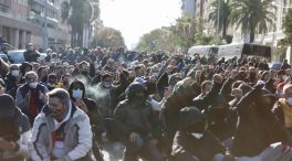 Una oleada de huelgas y movilizaciones amenaza con amargar el final de año a Sánchez
