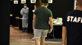 Confirman otros tres casos de la variante ómicron en España: ya son cuatro los positivos