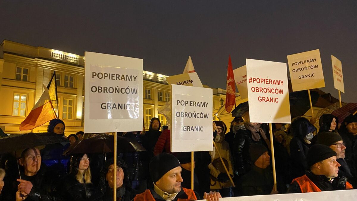 Masivas protestas en Polonia contra la llegada de inmigrantes a la frontera con Bielorrusia