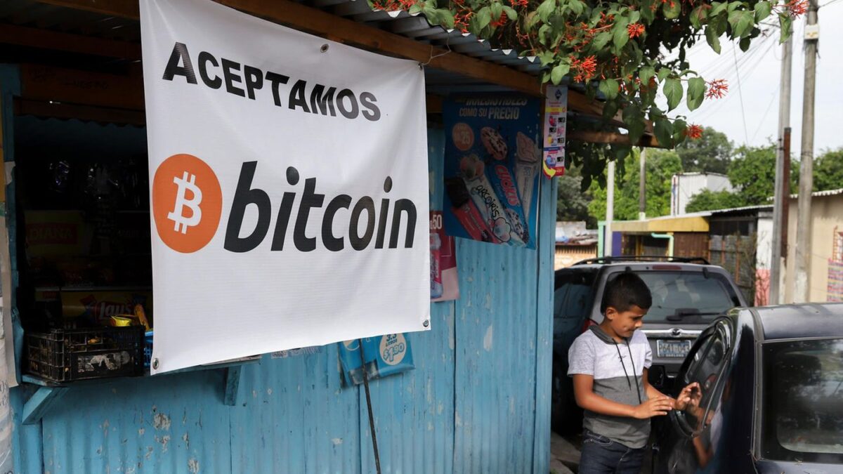 Opacidad y suplantación de identidad: los problemas del bitcóin en El Salvador