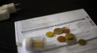 La luz baja este domingo de los 200 euros por primera vez desde el 8 de diciembre