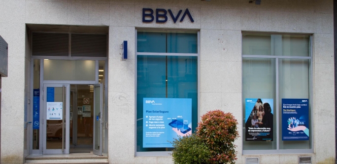 La banca abre oficinas en Albacete y Cuenca en plena ola de cierres masivos