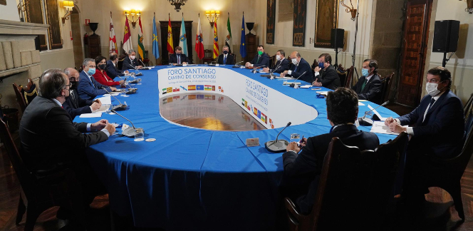Las ocho comunidades del cónclave de Santiago avanzan en un texto con cincuenta propuestas