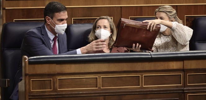 Bruselas insiste en pedir a España una política fiscal «prudente» por la elevada deuda pública