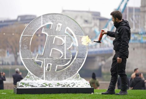 Los Veintisiete respaldan las primeras normas para regular las criptodivisas de la UE
