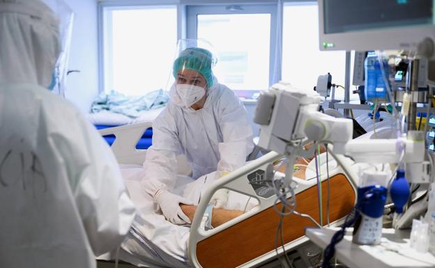 La presión hospitalaria continúa a la baja mientras la incidencia prosigue su caída