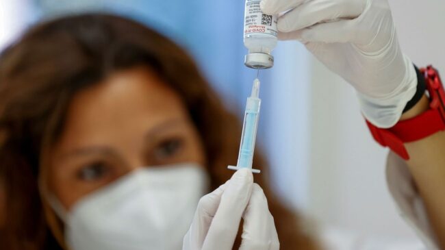 Empieza la campaña de refuerzo para los vacunados con Janssen: recibirán una segunda dosis de Pfizer o Moderna