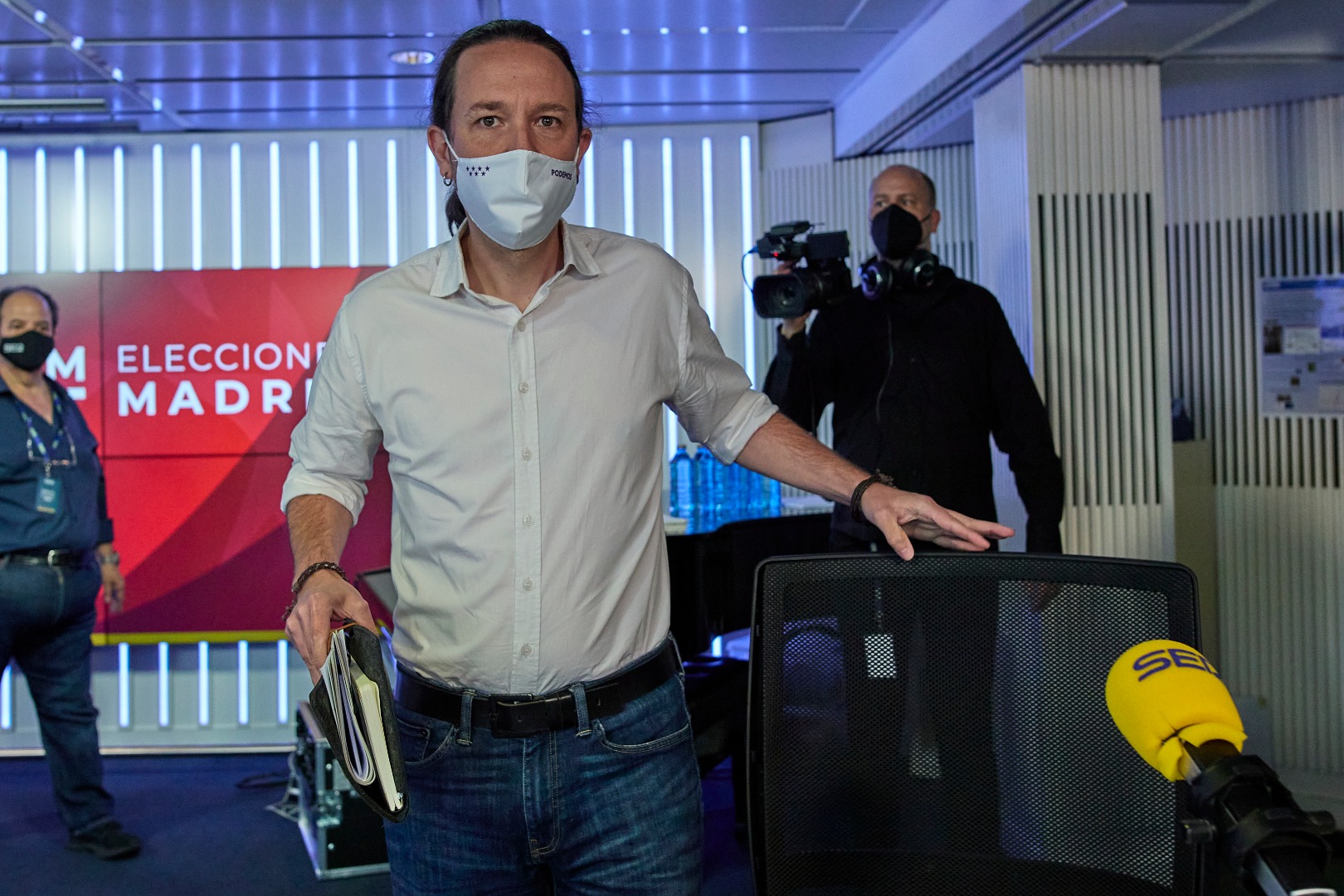 Iglesias y Monedero aprovechan la soledad de Ábalos para acercarlo a Podemos