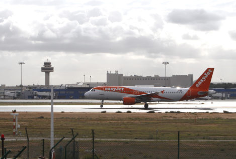 Los fugados del avión en Palma intimidaron a la tripulación para salir a la pista