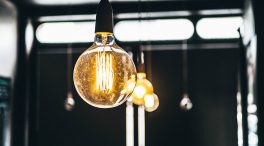 La luz sube un 14 % y marca su máximo de noviembre en 226,94 euros/MWh