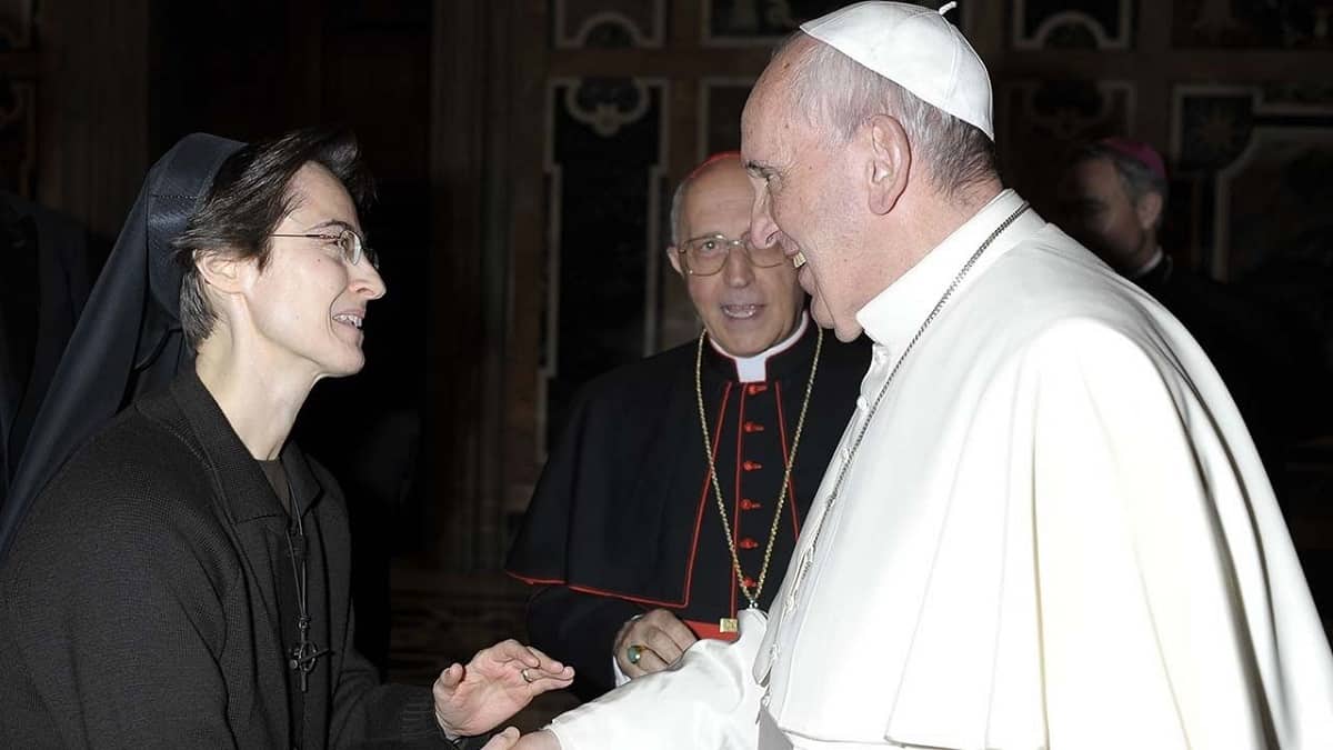 El papa Francisco nombra por primera vez a una mujer «número dos» del Vaticano