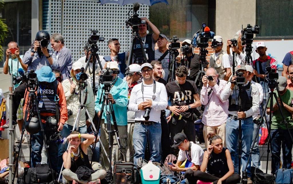 Denuncian violaciones del derecho a la libertad de expresión e intimidaciones a periodistas durante las elecciones de Venezuela