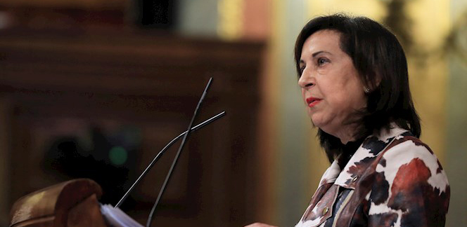 Robles defiende los Presupuestos «realistas» de Defensa y reconoce que hay que seguir mejorando las retribuciones
