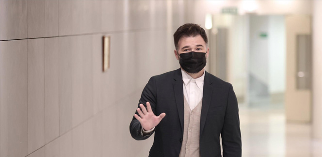 ERC lidera la ofensiva contra la prensa por las preguntas incómodas a Rufián en el Congreso