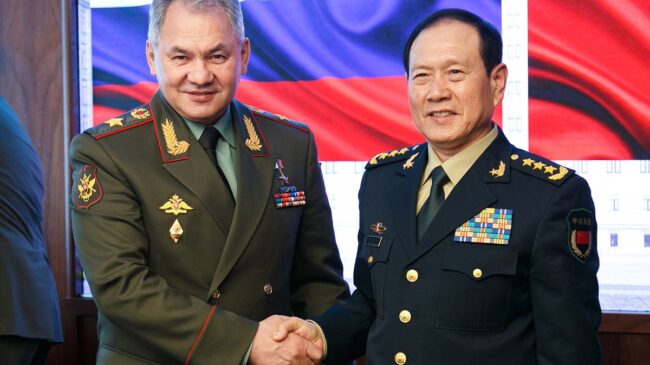 Rusia y China acuerdan una hoja de ruta para estrechar la cooperación militar hasta 2025