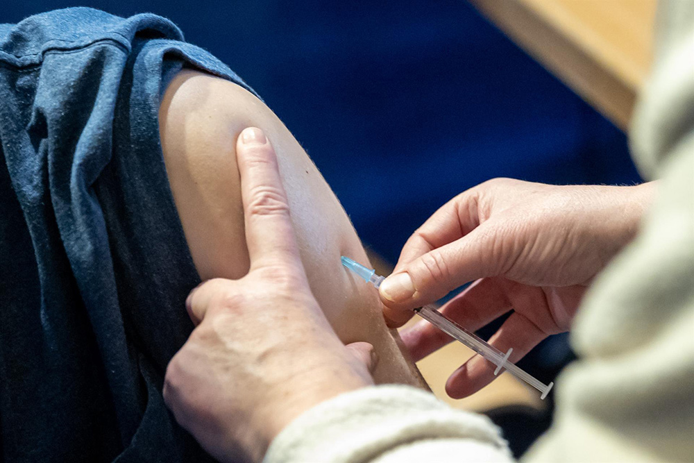 Las células inmunes contra el COVID-19 se mantienen altas seis meses después de la vacunación