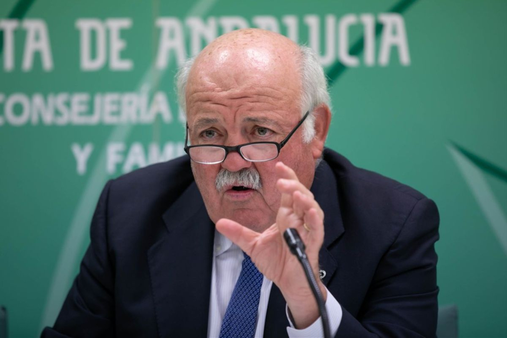 La Junta de Andalucía cree que ómicron «es 70 veces más contagiosa»