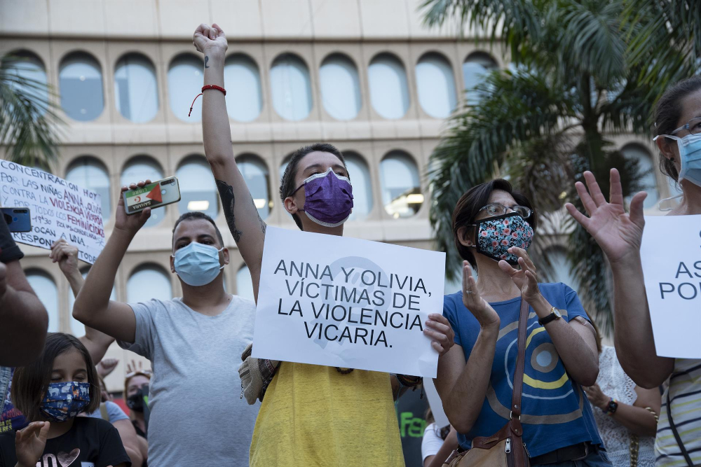 PSOE y Podemos quieren introducir por primera vez en la ley de violencia de género el término ‘violencia vicaria’