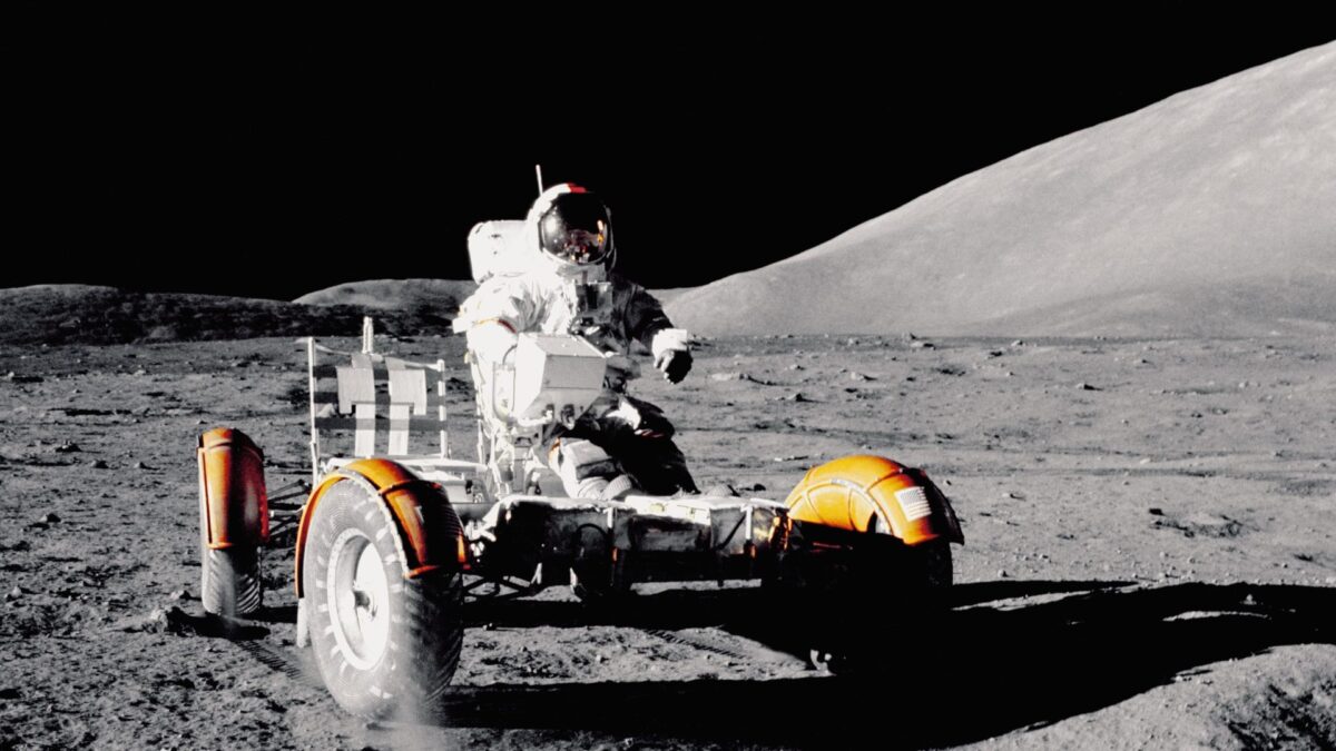 ¿Por qué no podemos construir una estación espacial en la Luna?