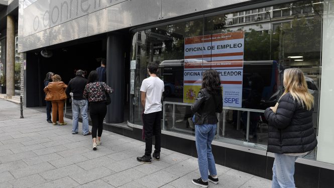 La gran trampa de la reforma laboral: los expertos alertan de que maquillará el dato de paro en 700.000 personas