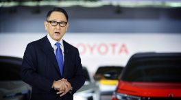 Toyota saca el talonario para competir por el coche eléctrico frente a Volkswagen y Tesla