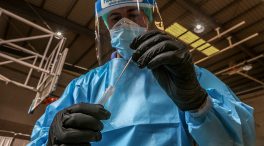 Sanidad impone la cuarentena a los contactos de contagiados por ómicron