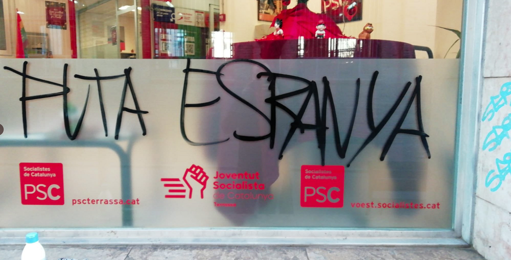 La semana negra del nacionalismo: acoso y vandalismo para imponer el catalán