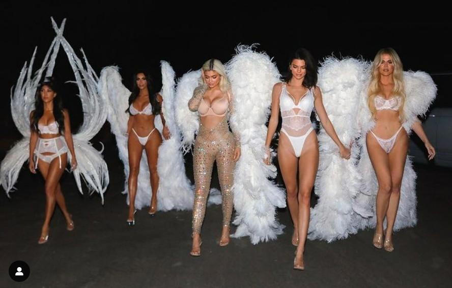 Las Kardashian con uno de sus mejores disfraces de Halloween (@kimkardashian)