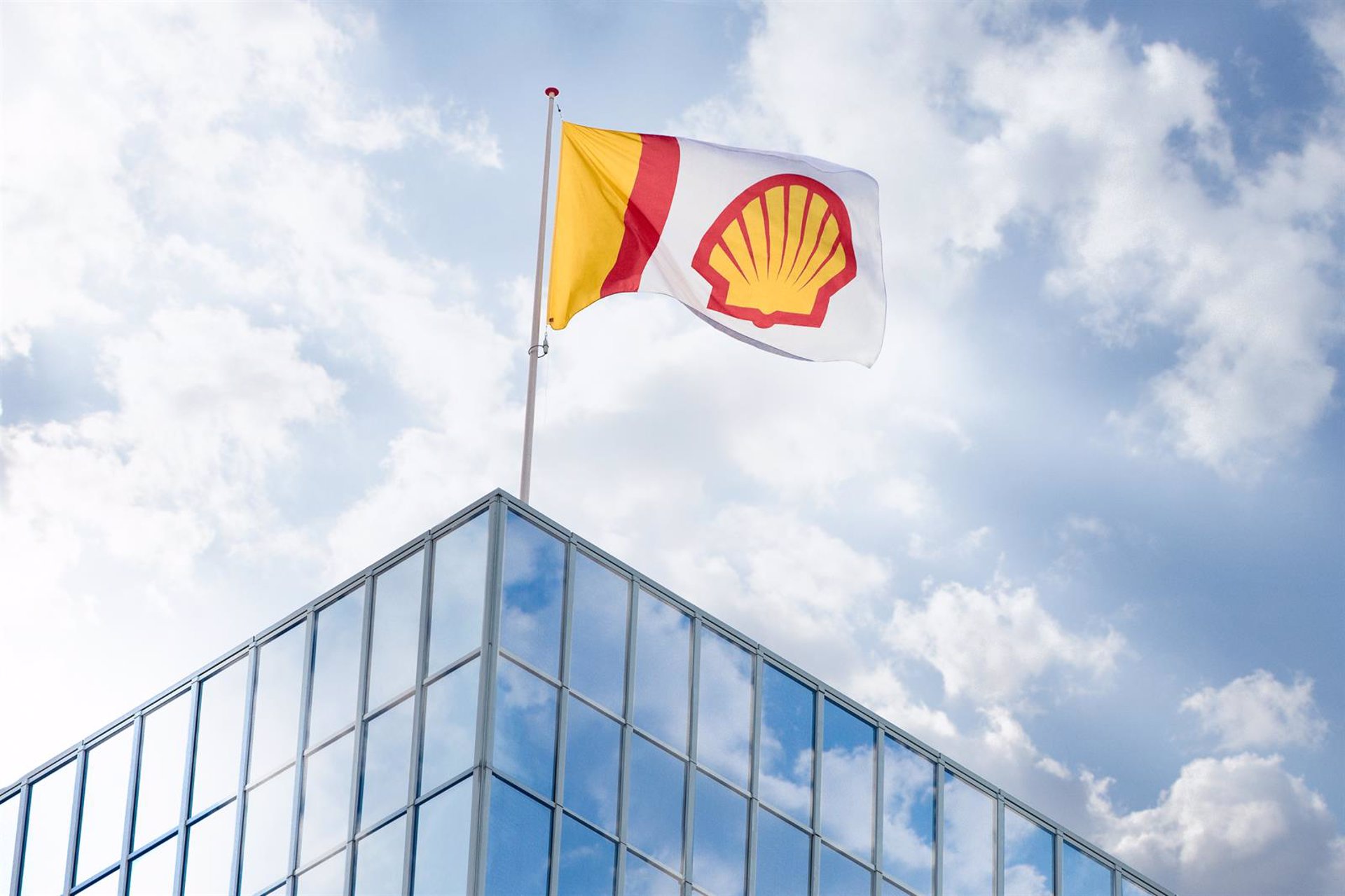 Los accionistas de Shell apoyan masivamente trasladar su sede al Reino Unido