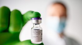Sin estrategia común y ocho semanas entre dosis: así será la vacunación infantil en España