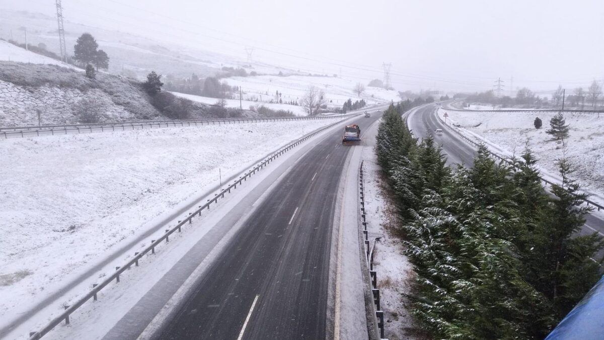 Operación retorno: la nieve afecta a 70 carreteras principales y 65 secundarias