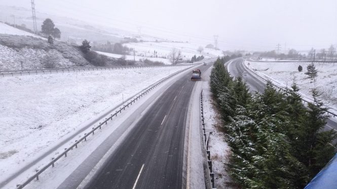 Operación retorno: la nieve afecta a 70 carreteras principales y 65 secundarias