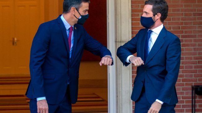 Los líderes de los principales partidos felicitan la Navidad a los españoles con mención especial a la pandemia