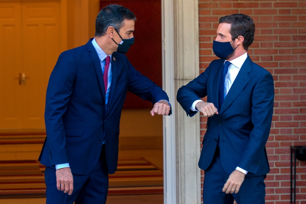 Los líderes de los principales partidos felicitan la Navidad a los españoles con mención especial a la pandemia