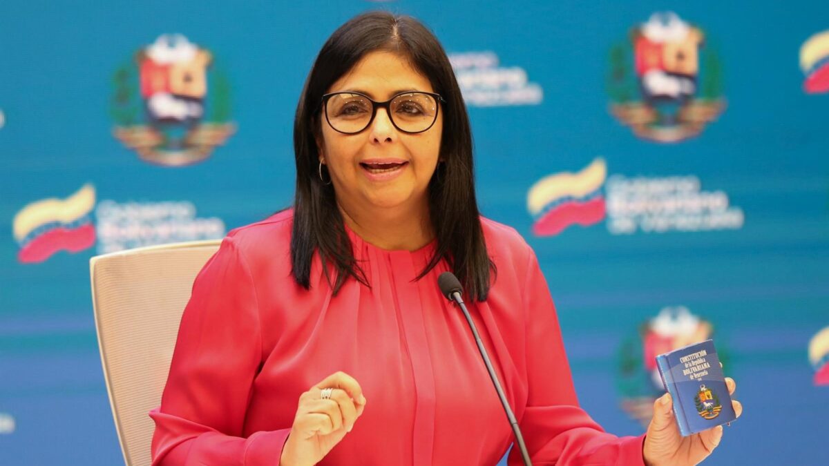 Venezuela acusa a Países Bajos de impedir la entrada de Delcy Rodríguez