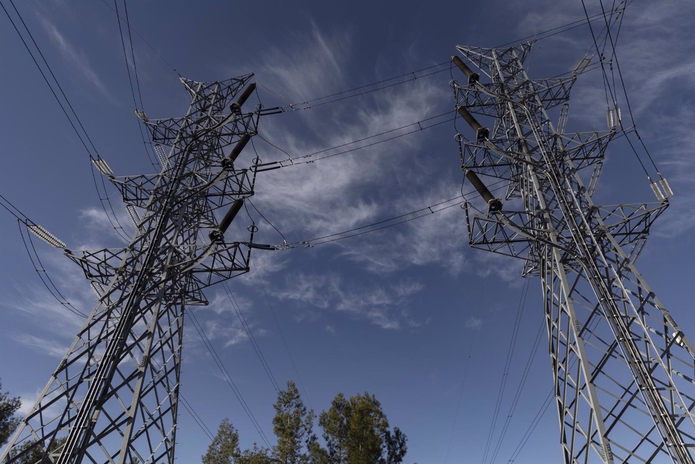 Las eléctricas quieren un fondo que garantice los contratos a plazo de energía con las pymes