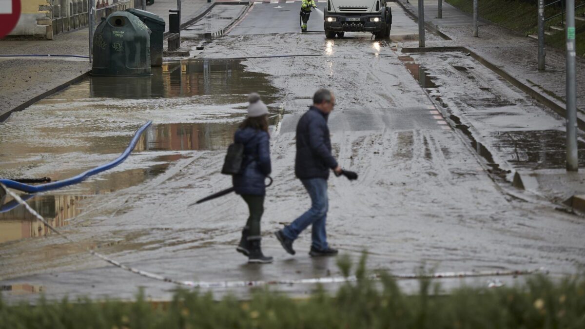 Las lluvias llegan al tercio oeste de la Península y a Andalucía y las nieblas ponen en riesgo al Ebro