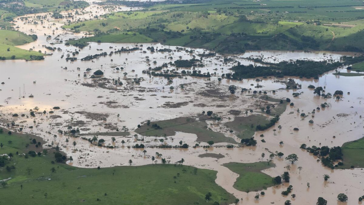 Las inundaciones dejan siete muertos y miles personas sin hogar en Brasil