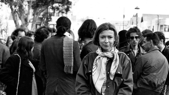 Joan Didion, la mujer que nos hizo entender la aventura y el dolor