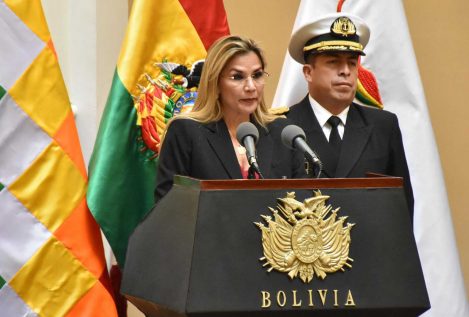 El Gobierno boliviano acusa a Áñez de haber pedido «armamento» a EEUU y Reino Unido antes de las elecciones de 2020