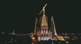 La Sagrada Familia estrena una torre de 138 metros y cambia el perfil de Barcelona