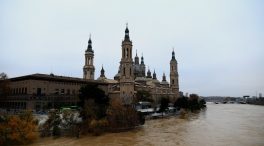 La crecida del Ebro comienza a remitir en Zaragoza