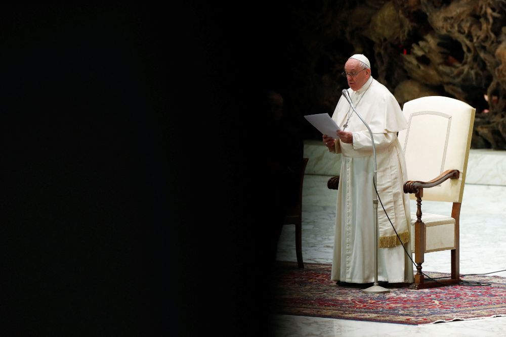 El Papa lamenta en su mensaje de Navidad que las tragedias «se pasen por alto»