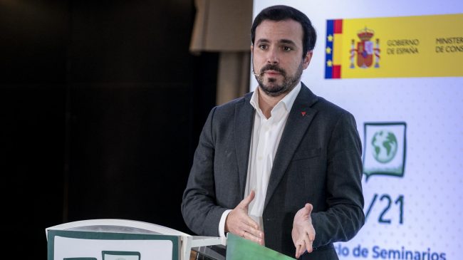 Alberto Garzón suspende su agenda pública tras ser confinado por contacto estrecho