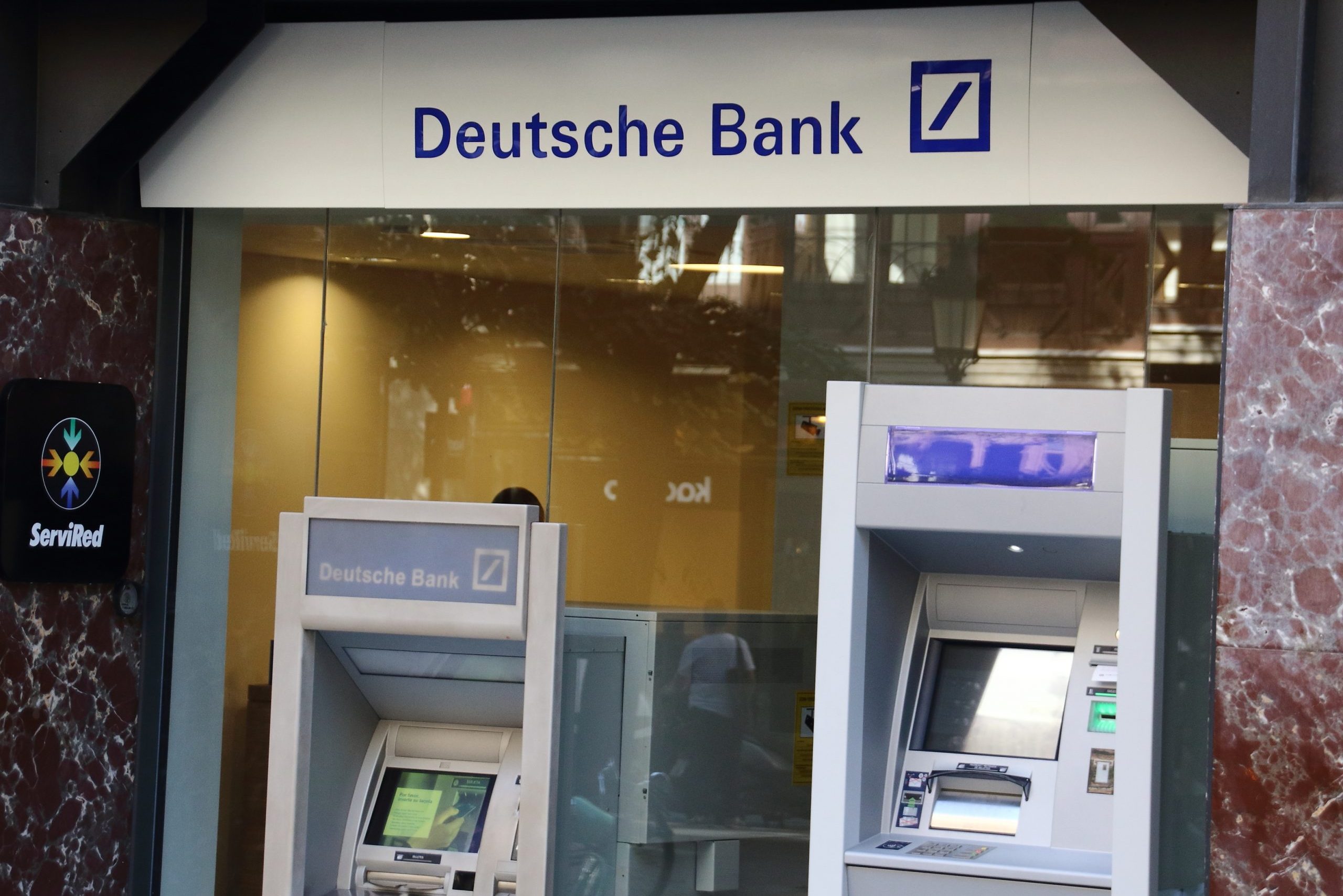 Nuevo recorte de la red bancaria: Deutsche Bank cerrará el 11% de sus oficinas en España