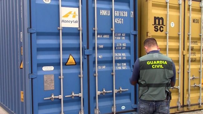 La Guardia Civil investiga a 27 personas por transportar ilegalmente residuos plásticos de España a Asia