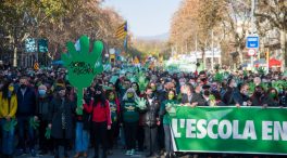 Miles de personas se manifiestan en Barcelona contra el fallo del 25% de castellano en las aulas